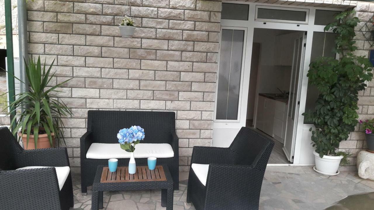 Apartments Villa Antony Drvenik  Exterior foto
